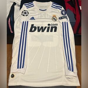 2010/11 Real Madrid Long Sleeve Home Kit w/ Özil #23